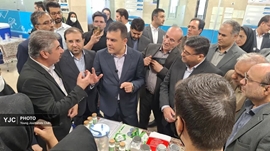  بازدید معاون علمی رئیس‌جمهور از غرفه دستاوردهای فناورانه دانشگاه علوم پزشکی شهرکرد